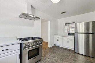 6127 Reiger Ave in Dallas, TX - Foto de edificio - Building Photo