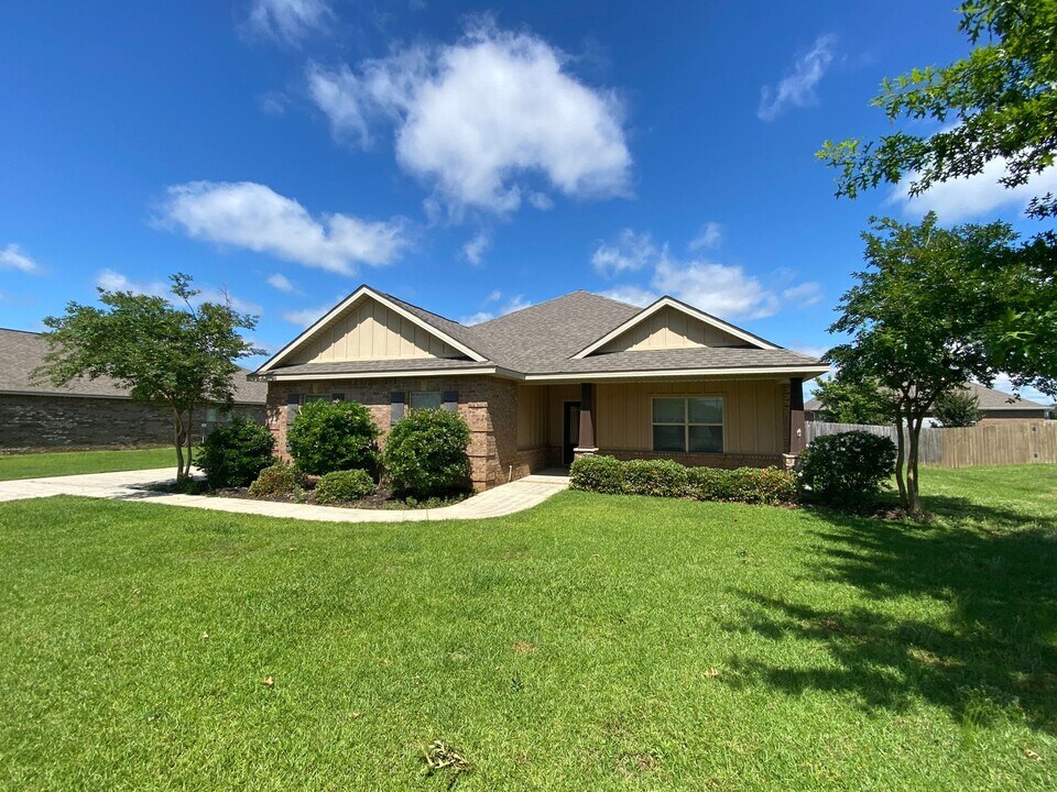 26646 Augustine Drive in Daphne, AL - Building Photo