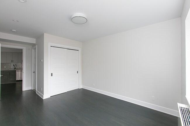 Mooncrest in Montréal, QC - Building Photo - Building Photo