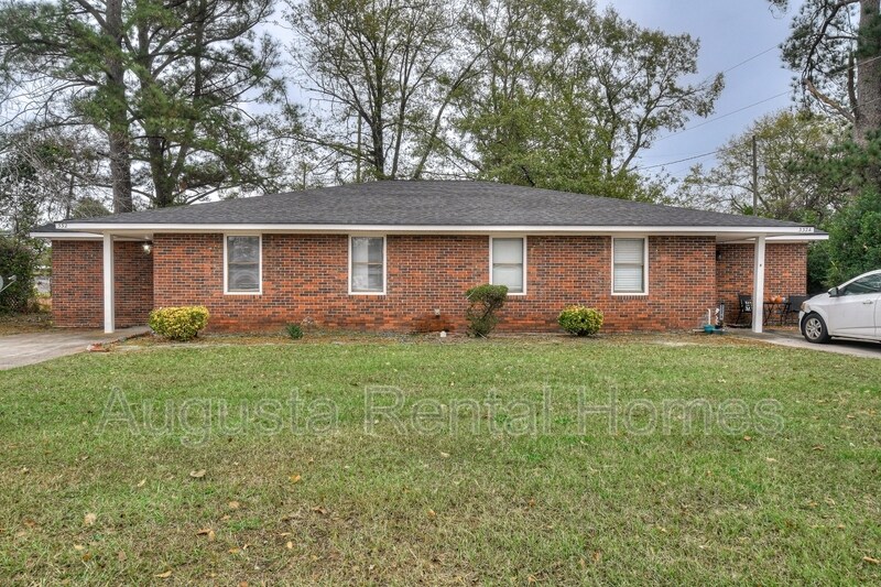332 Old Plantation Rd in Augusta, GA - Building Photo
