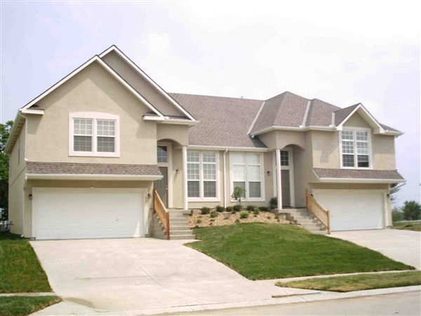 Willow Chase Twinhomes in Gardner, KS - Foto de edificio - Building Photo