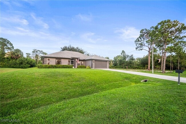 2006 Polar Ave in Alva, FL - Building Photo - Building Photo