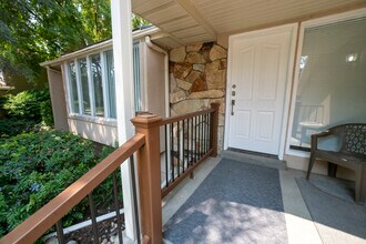 4968 S Spring Run Dr in Holladay, UT - Building Photo - Building Photo