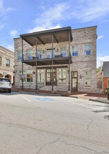 9 Main St, Unit 2A in Senoia, GA - Foto de edificio - Building Photo