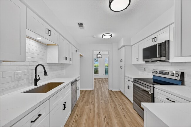 property at 14734 Perthshire Rd