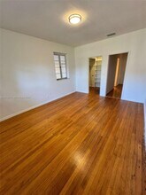 4582 Royal Palm Ave in Miami Beach, FL - Building Photo - Building Photo