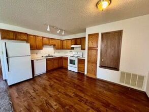 5906 Sara St in Fayetteville, AR - Building Photo - Building Photo
