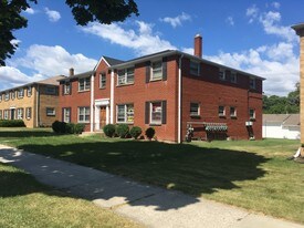 4934 W Forest Home Ave, Unit 7 in Milwaukee, WI - Building Photo