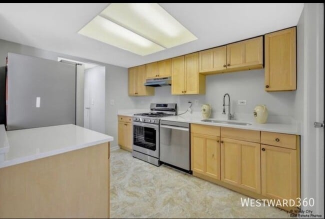 property at 936 Cardiff Ct