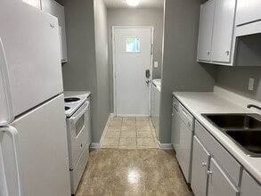 2014 Hobbs Rd SE in Huntsville, AL - Building Photo - Building Photo