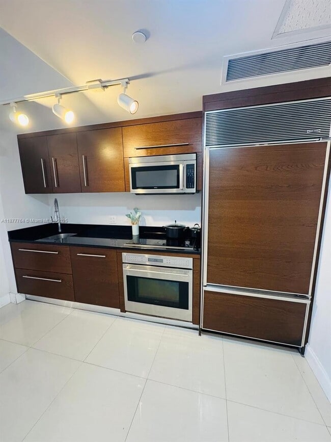 property at 475 Brickell Ave