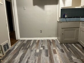 10838 Somerset Ave in Detroit, MI - Building Photo - Building Photo