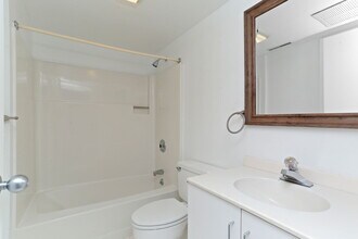 301 Post Rd E in Westport, CT - Building Photo - Building Photo