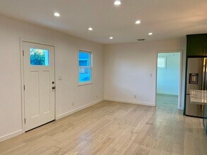 508 Sheridan Way in Ventura, CA - Foto de edificio - Building Photo