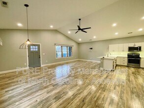 125 Ashwood Rd in Hendersonville, NC - Building Photo - Building Photo