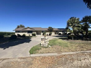 4125 N 11th Ave in Hanford, CA - Building Photo - Building Photo