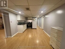 116 Cartier Crescent in Richmond Hill, ON - Building Photo