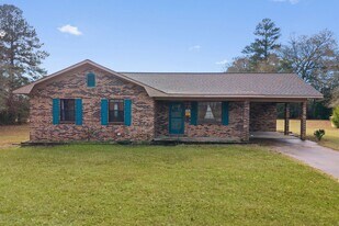 373 Chill Churchwell Loop in Lucedale, MS - Building Photo
