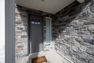 721 E Zekes Ct in Midvale, UT - Building Photo - Building Photo