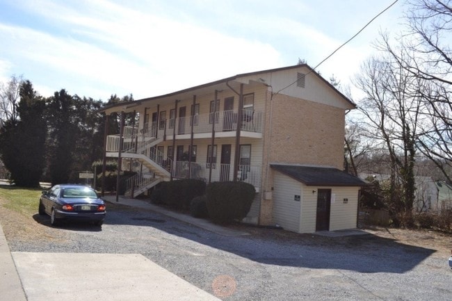 601 Janette Ave SW in Roanoke, VA - Foto de edificio - Building Photo