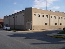 1050 W Princess St in West York, PA - Building Photo