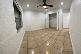 3714 NW 23rd Ct-Unit -0 in Miami, FL - Building Photo - Building Photo