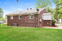 311 Turner Dr photo'