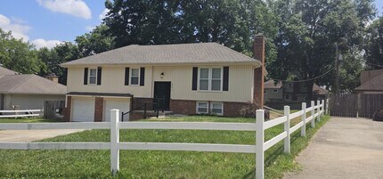 809 NE 74th St in Kansas City, MO - Building Photo - Building Photo