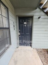 806 Castleglen Dr in Garland, TX - Building Photo - Building Photo