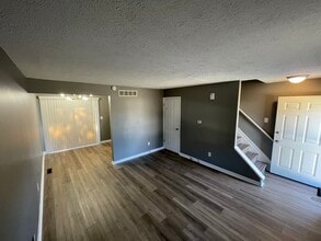 59 Bustetter Dr in Florence, KY - Building Photo - Building Photo