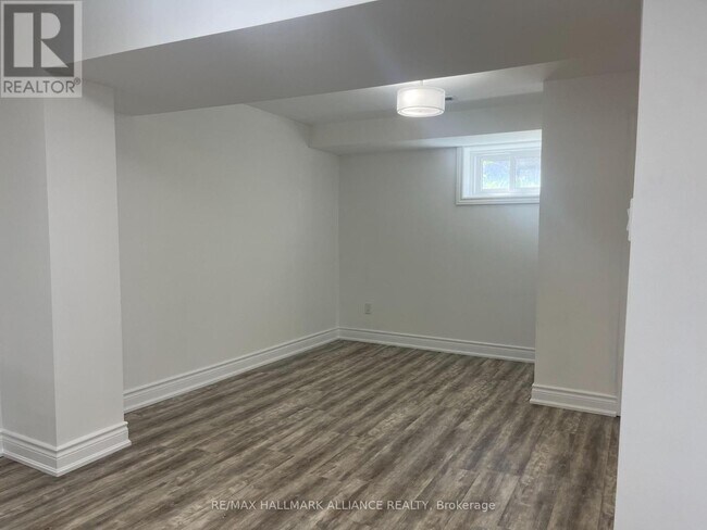 29 Savona Dr in Toronto, ON - Building Photo - Building Photo