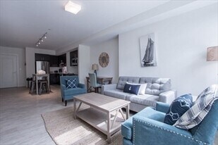 910 Beacon St, Unit 408L in Boston, MA - Building Photo