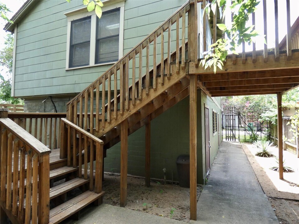 4921 Maxie St in Houston, TX - Building Photo