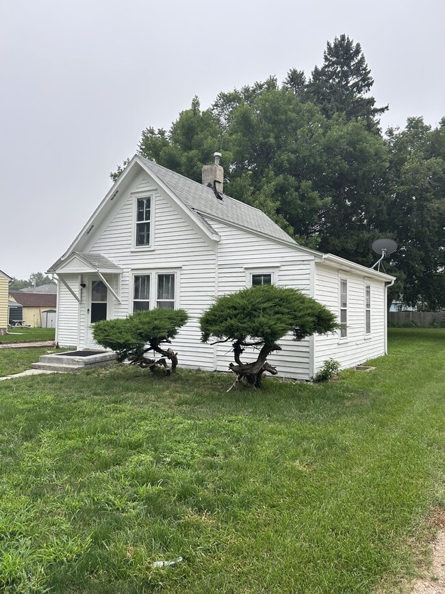 1105 Hayes Ave in Norfolk, NE - Building Photo - Building Photo