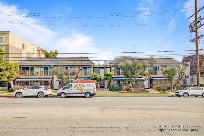 property at 2852 Sawtelle Blvd