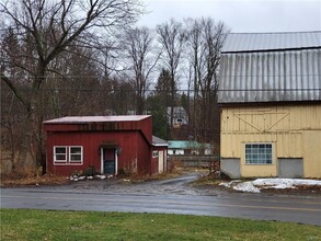 812 Ringwood Rd in Ithaca, NY - Building Photo - Building Photo