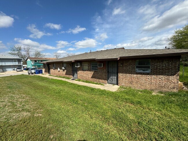 505 Sunset Ln, Unit Apt. E