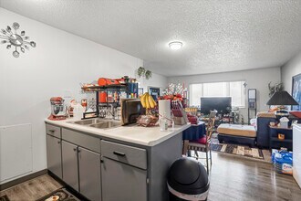 Moore Ave Apartments in Pueblo, CO - Building Photo - Building Photo