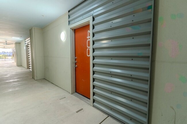 1111 S Akard St, Unit 405 in Dallas, TX - Foto de edificio - Building Photo