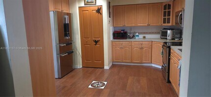 7813 Shalimar St in Miramar, FL - Building Photo - Building Photo
