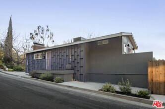 1125 Oban Dr in Los Angeles, CA - Building Photo - Building Photo