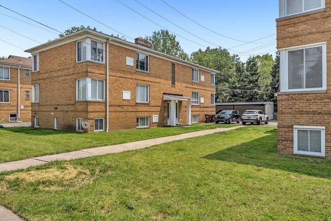 18997 Hilliard Blvd in Rocky River, OH - Building Photo - Building Photo