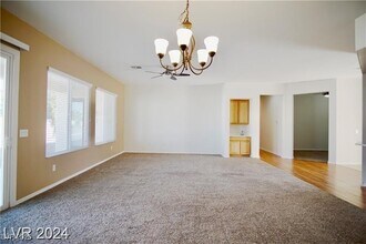 2084 Clearwater Lake Dr in Henderson, NV - Building Photo - Building Photo