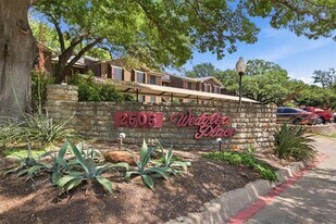 2505 Wedglea Dr in Dallas, TX - Building Photo