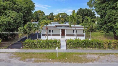 745 NW 140th St in Miami, FL - Building Photo - Building Photo