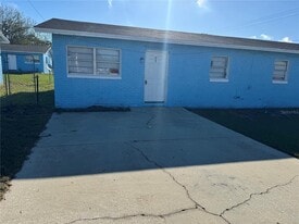 190 S Nekoma Ave in Lake Alfred, FL - Building Photo