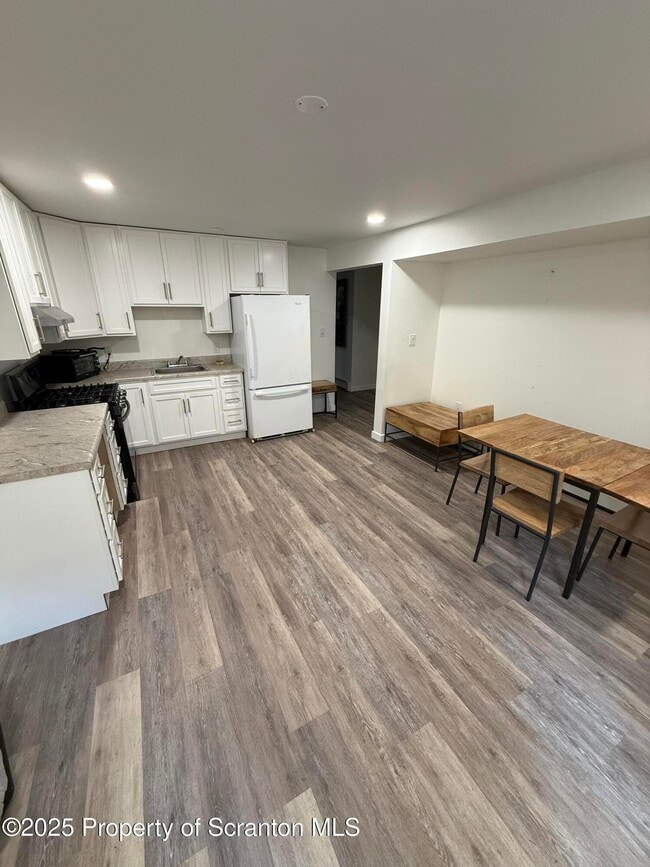 2402 Dimmick Ave in Scranton, PA - Building Photo - Building Photo