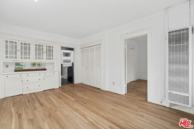 1606 Andalusia Ave in Los Angeles, CA - Building Photo - Building Photo