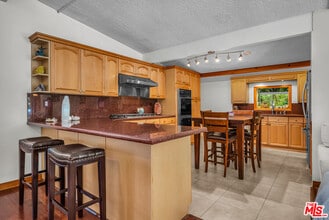 3447 Vista Haven Rd in Los Angeles, CA - Building Photo - Building Photo