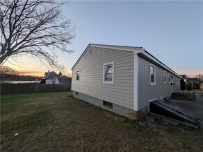 4 Almy Ct in Newport, RI - Foto de edificio - Building Photo